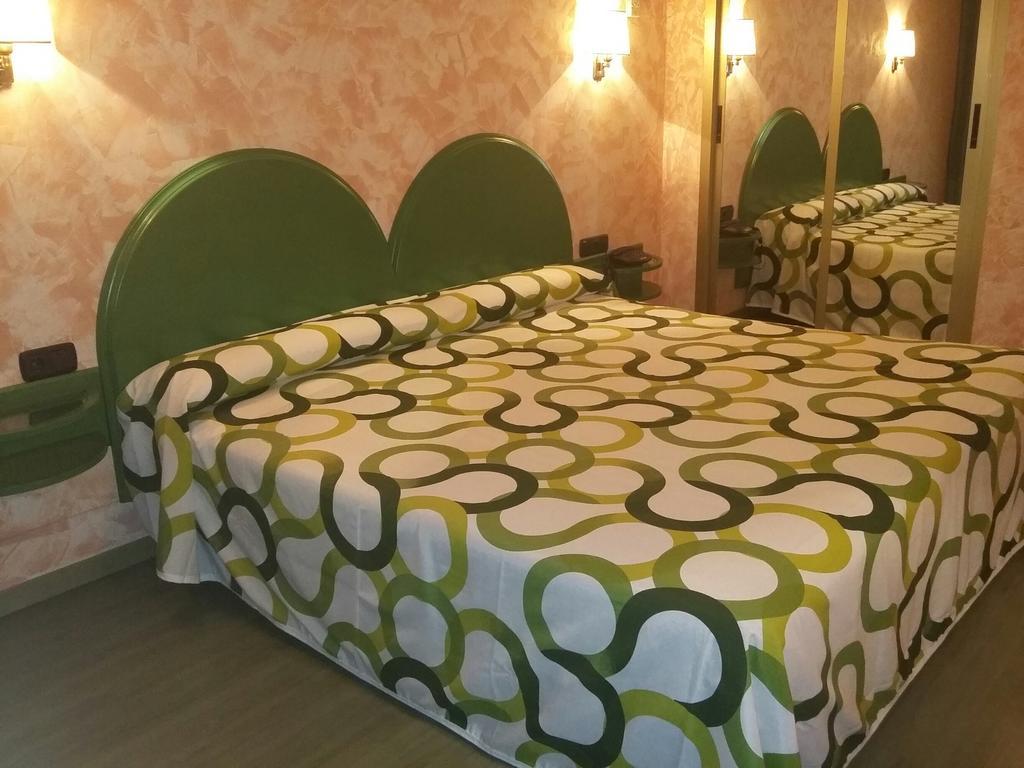 Hotel Villapaloma Ла Вирхен дел Камино Стая снимка