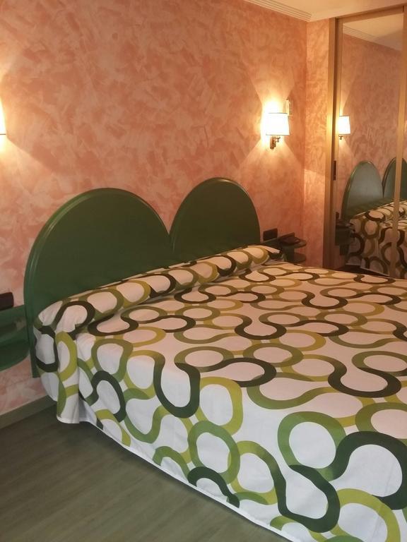 Hotel Villapaloma Ла Вирхен дел Камино Стая снимка